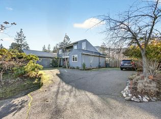 143 Ridge Rd, Ashland, OR 97520