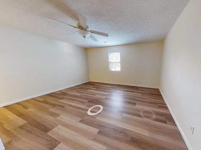 805 S Vicksburg St — Photo 13