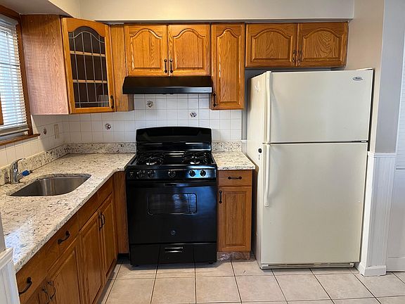 4th image of 34 Mason Blvd Floor 2