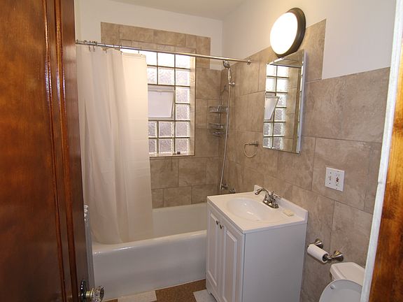 5th image of 3305 N Lockwood Ave #2
