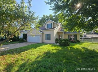 1704 Oak Park Dr, Champaign, IL 61822
