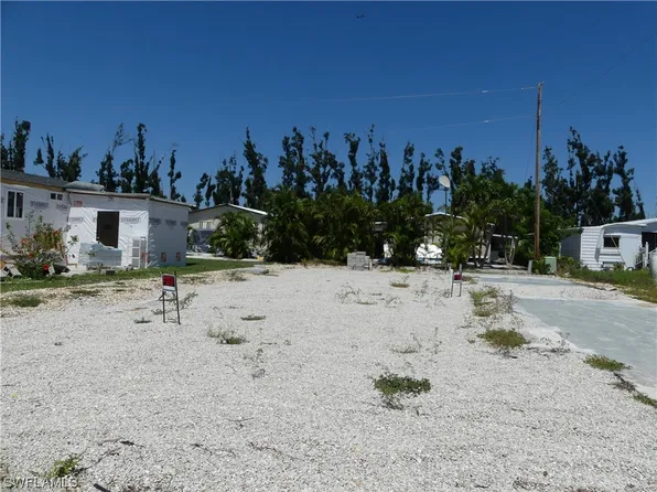 7160 Ladyfish Dr, Saint James City, FL 33956