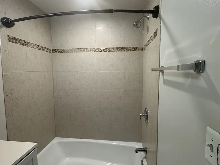 2642 W Superior St #1 — Photo 4