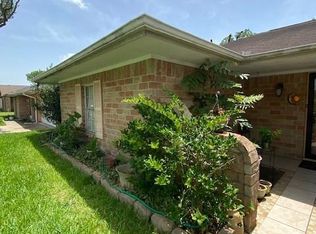6326 Olson Ln, Pasadena, TX 77505