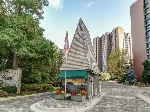 1400 Dixie Rd #812, Mississauga, ON L5E 3E1