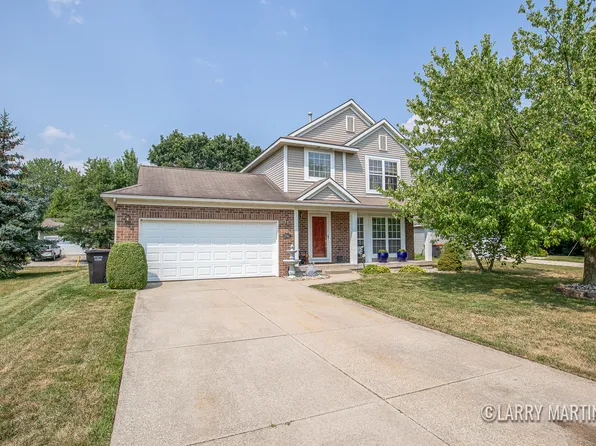 3967 E De Blaay Dr SE, Kentwood, MI 49512