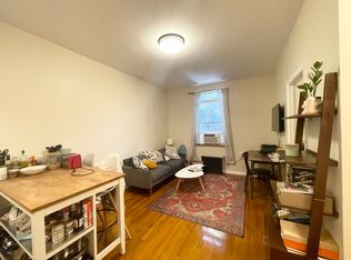 242 W 20th St APT 3R, New York, NY 10011