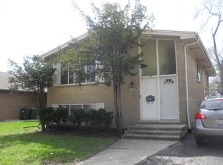 275 E Burlington St, Riverside, IL 60546