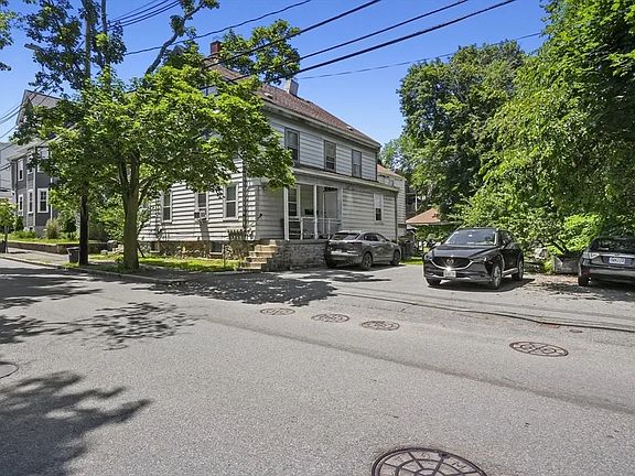 4th image of 18 Brattle St Floor 2