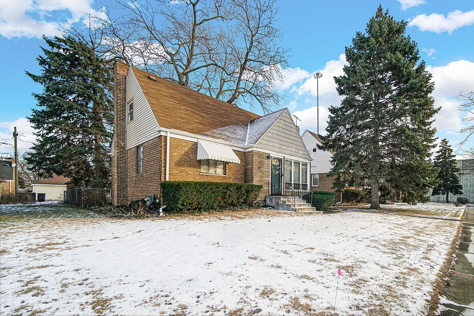 17423 Walter St photo 1