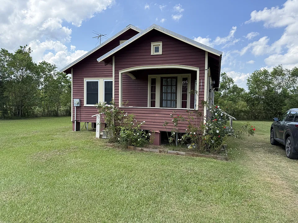1410 Bellevue Dr