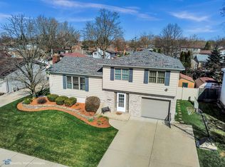 16737 Meadowdale Dr, Oak Forest, IL
