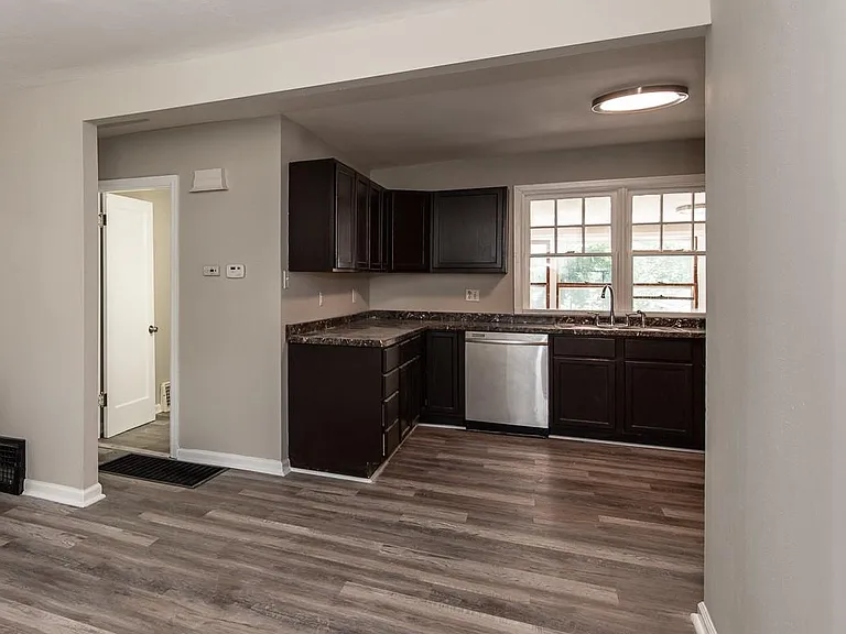 10116 Saint Katherine Ln — Photo 6