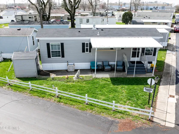 1451 Oak Harbor Rd #32A, Fremont, OH 43420