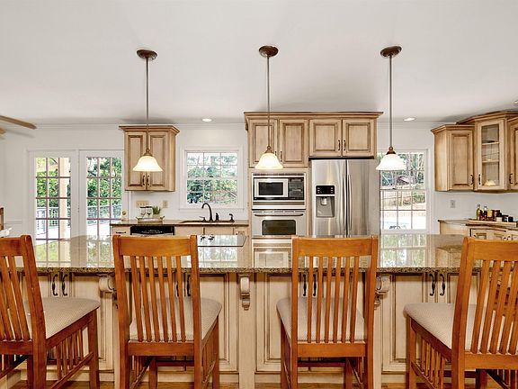 4th image of 606 Winwood Cir