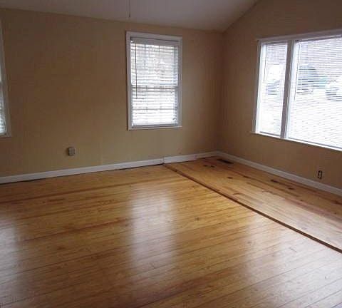 3rd image of 3213 Ginn Dr
