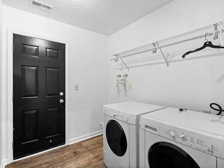1429 Softwind Dr — Photo 24