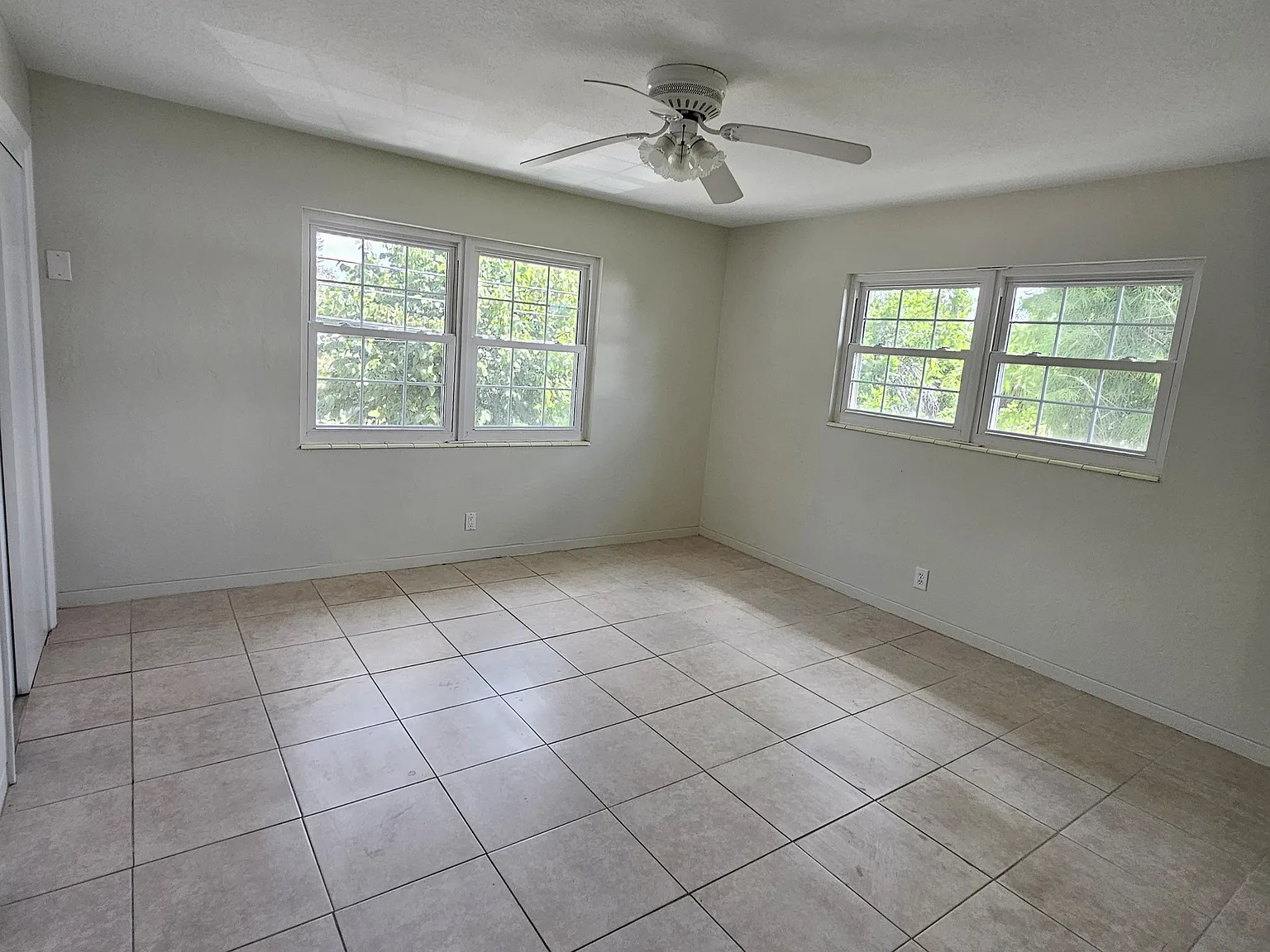 5119 28th Avenue - 5119 — Photo 3