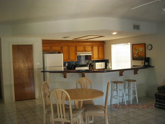 3rd image of 127 E Oleander St APT 1