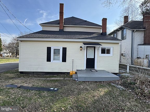 2nd image of 3920 Main St #A