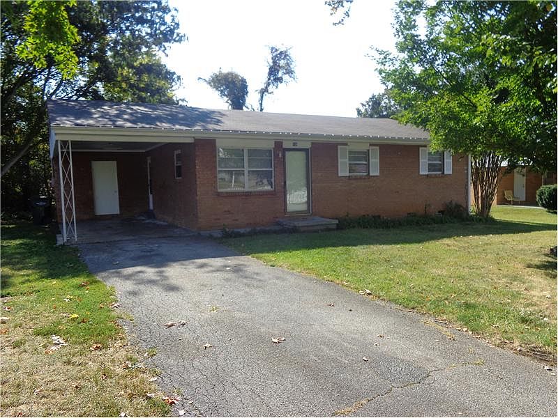 2nd image of 108 York Dr