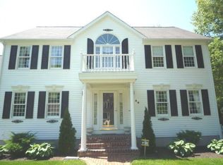 40 Green Dr, Attleboro, MA 02703