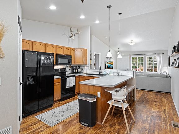 3rd image of 3748 England Blvd Unit A