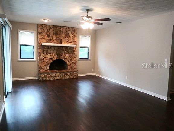 3rd image of 1213 Beechdale Dr