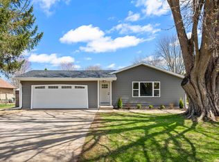 1149 Pomer Way, Menasha, WI 54952