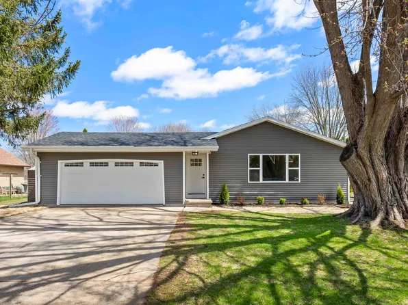 1149 Pomer Way, Menasha, WI 54952