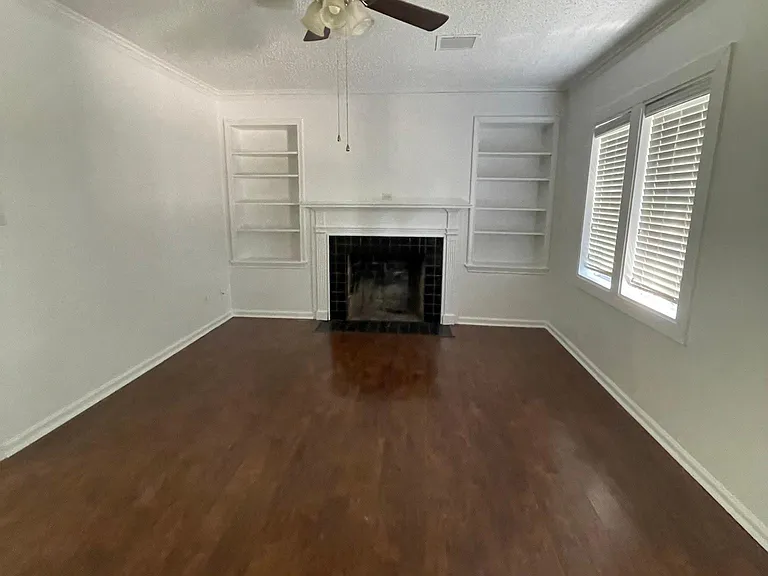 820 N Marion Ave — Photo 3