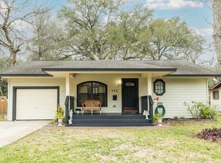 105 Wisteria St, Lake Jackson, TX 77566