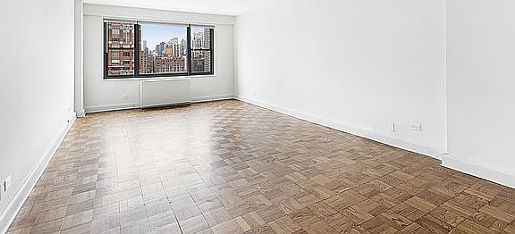 5th image of 353 E 83rd St APT 21B
