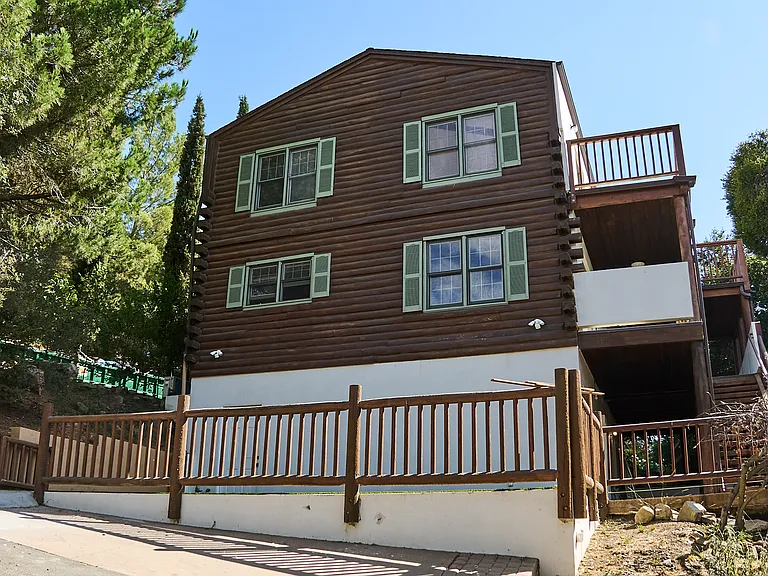 373 Loftyhill Dr — Photo 23