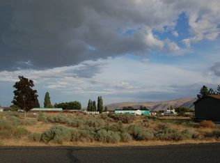 331 Spring Cir SW, Mattawa, WA 99349