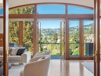 6148 Ocean View Dr, Oakland, CA, 94618