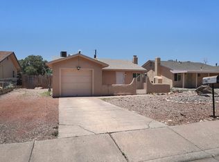 241 Shirley St NE, Albuquerque, NM 87123