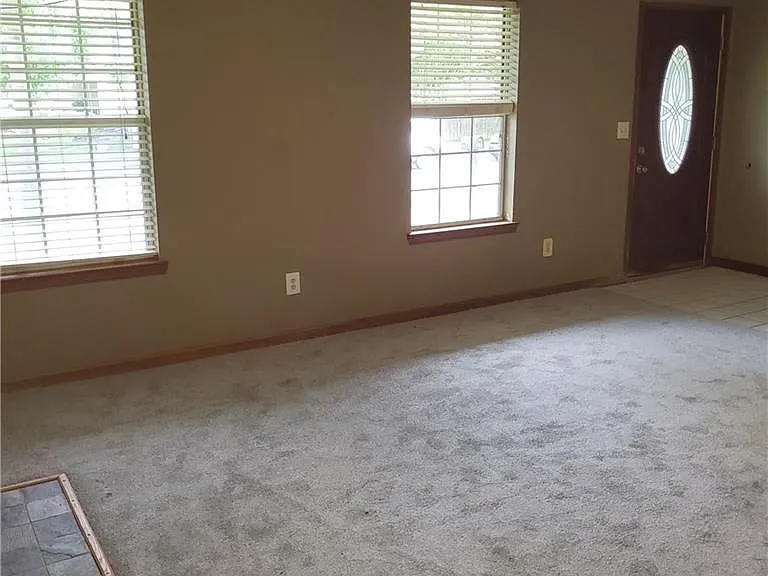 953 Dallas Ct — Photo 9