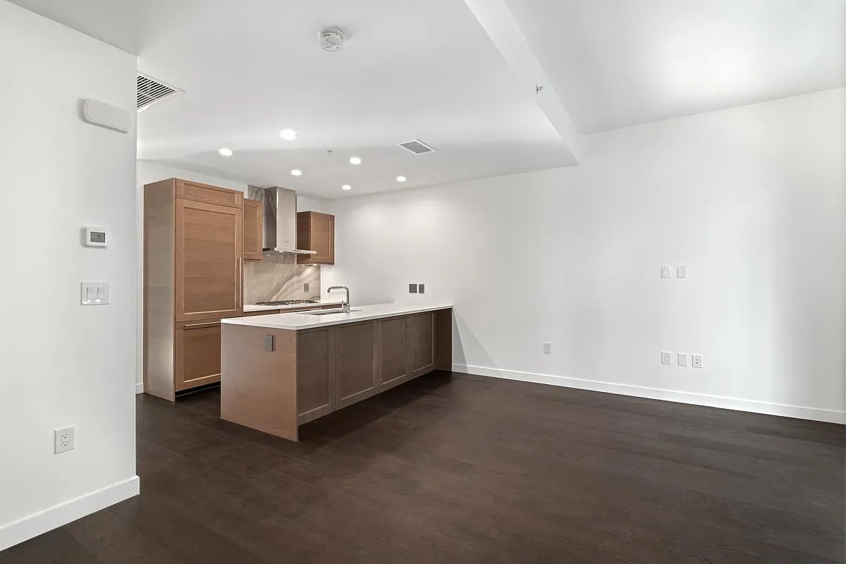 2 bed, 850 sqft, $3,650 — Photo 2