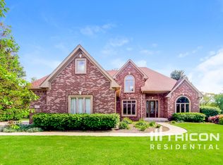 6055 Fawnwood Dr, Greenwood, IN 46143