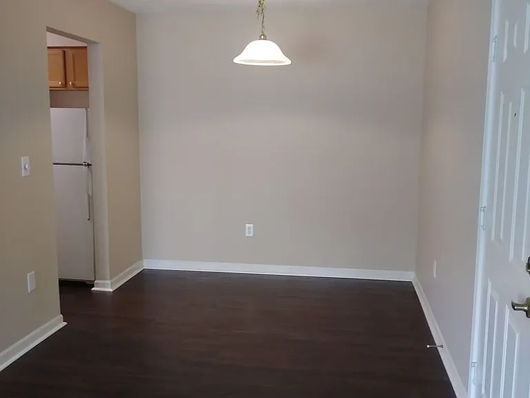 185 - COUNTRY VIEW APARTMENTS — Photo 15
