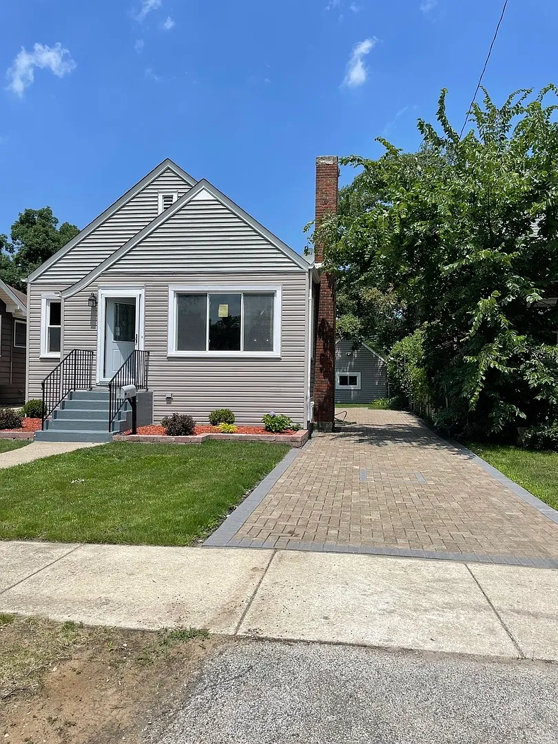 224 Waltham St photo 1