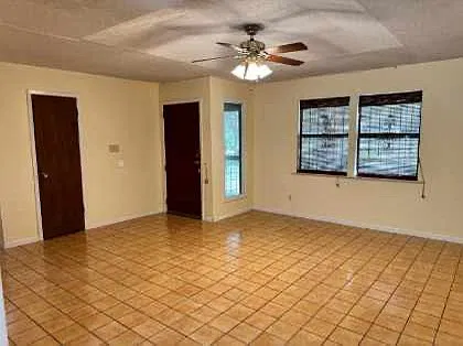 3 bed, 1.5 bath, 1332 sqft, $1,650 — Photo 3