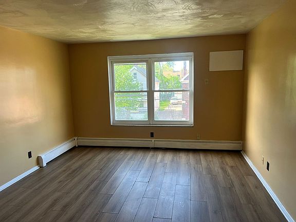 4th image of 16818 Grovewood Ave #11