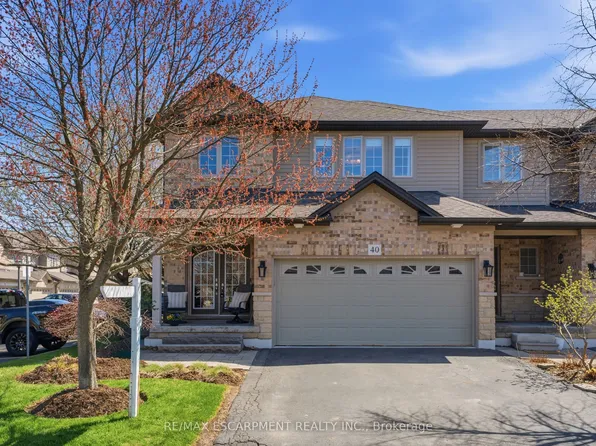 441 Stonehenge Dr #40, Ancaster, ON L9K 0B1