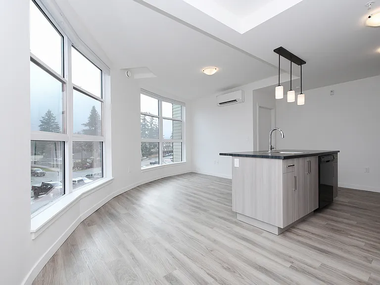 765 Hockley Ave — Photo 4