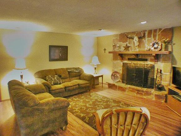 3rd image of 8281 W Farm Road 76