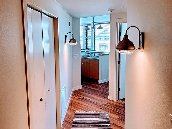 4th image of 2220 W Woodin Ave #204