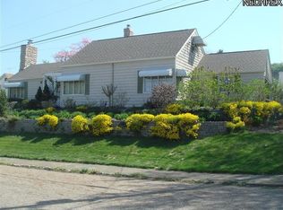 900 27th St NE, Canton, OH 44714