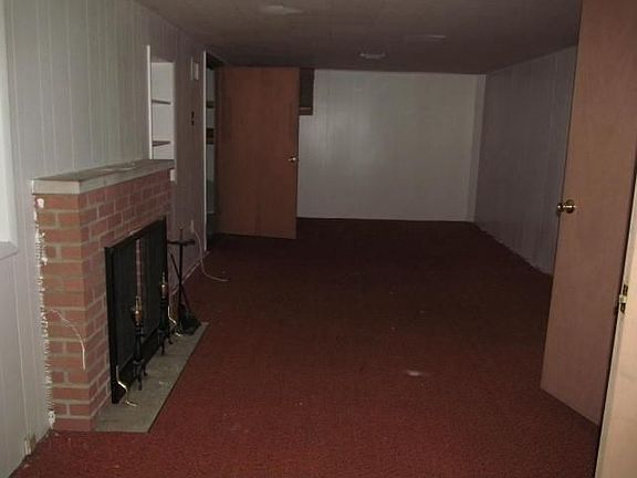 5th image of 165 De Smet Dr
